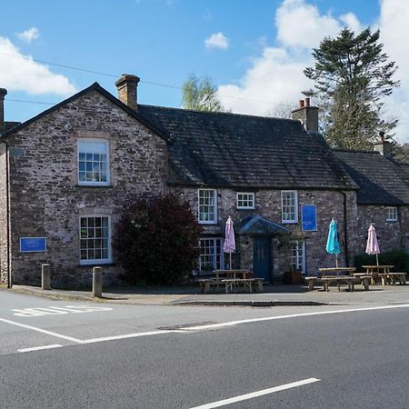 The Bluebell Country Inn, Crickhowell Eksteriør billede