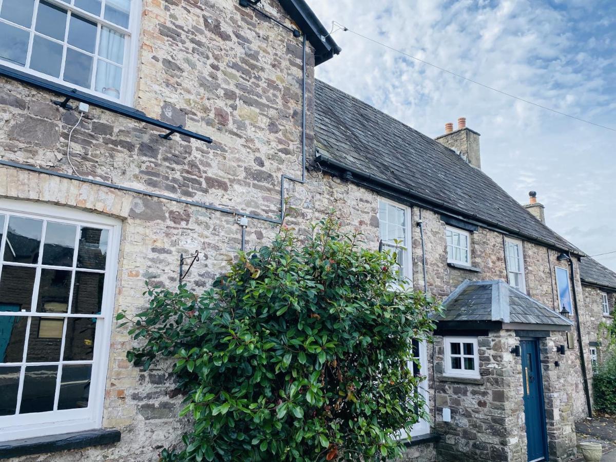 The Bluebell Country Inn, Crickhowell Eksteriør billede