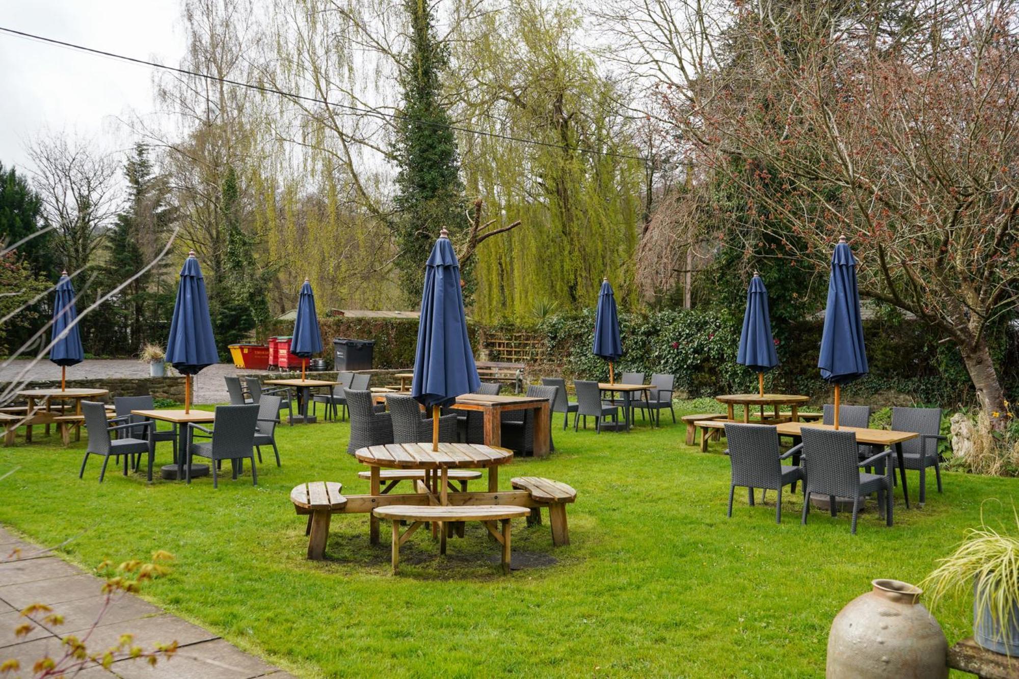 The Bluebell Country Inn, Crickhowell Eksteriør billede