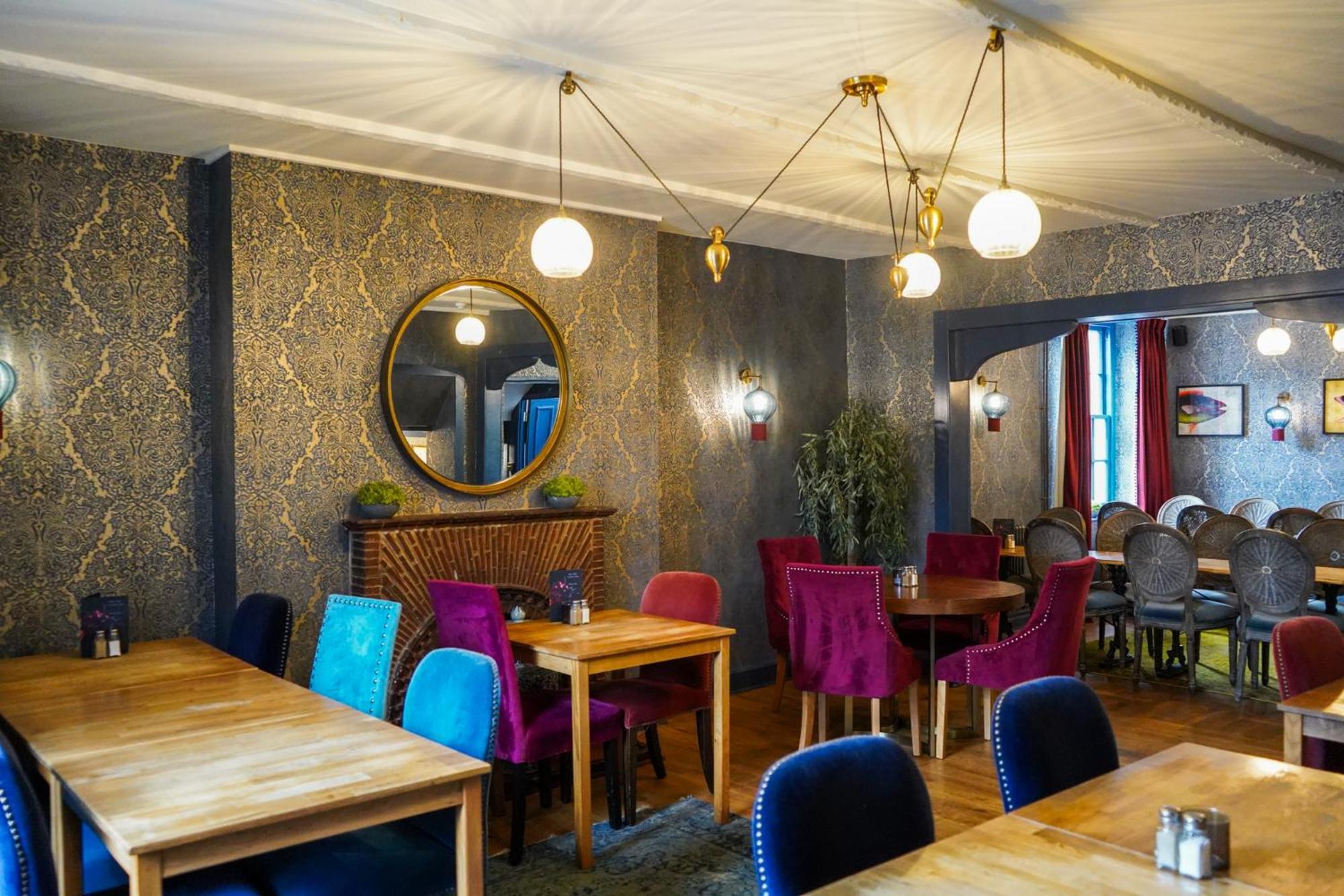 The Bluebell Country Inn, Crickhowell Eksteriør billede